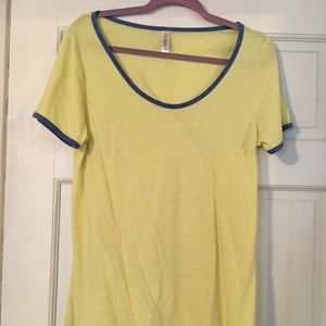 LuLaRoe classic tee sz medium